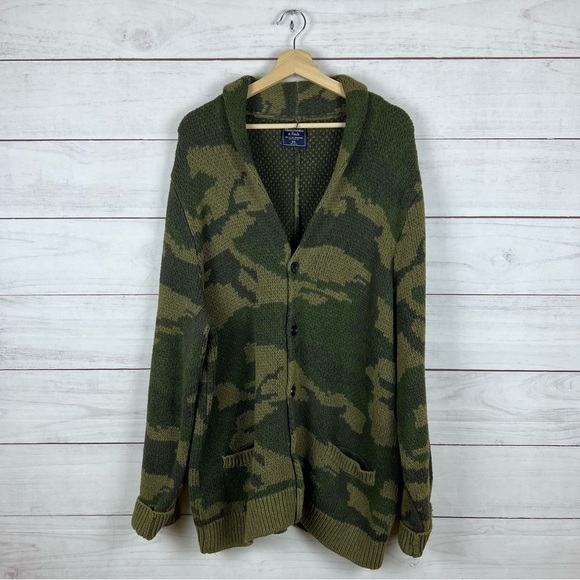 Abercrombie & Fitch Cardigan Camo Sweater 2XL